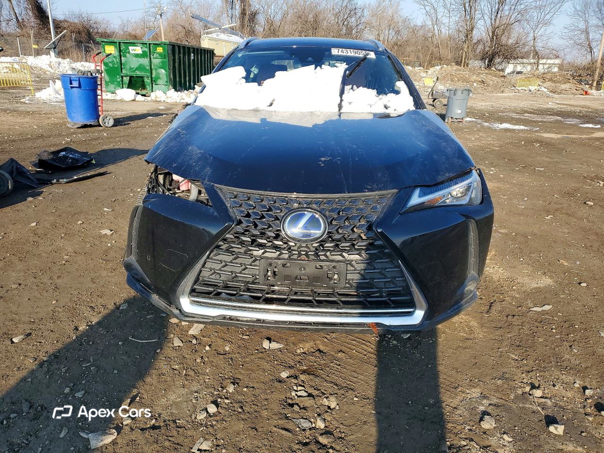 Lexus UX 2021