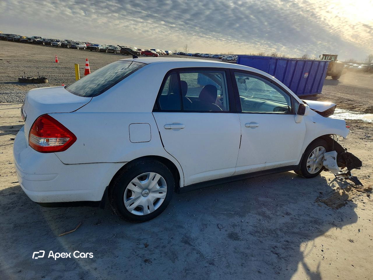 Nissan Versa 2011