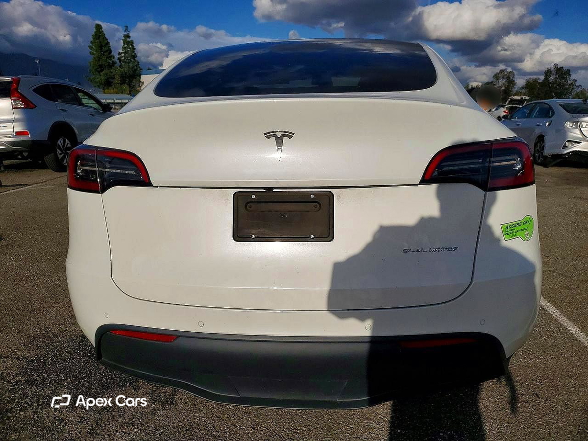 Tesla Model Y 2022