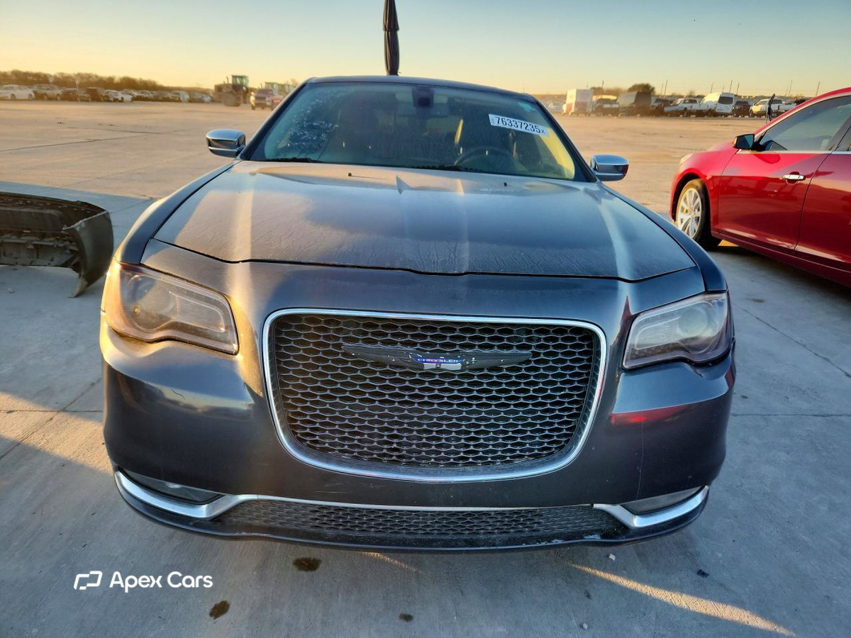 Chrysler 300 2019