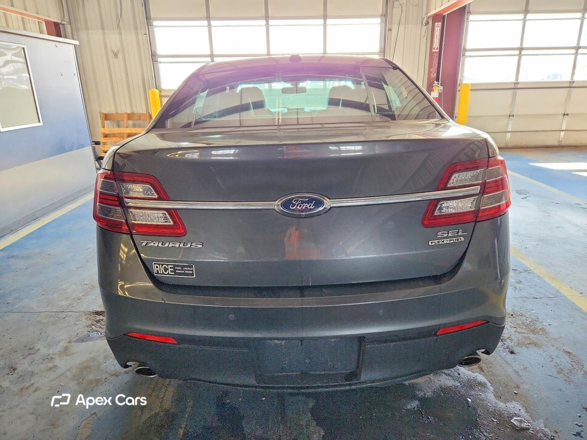 Ford Taurus 2016