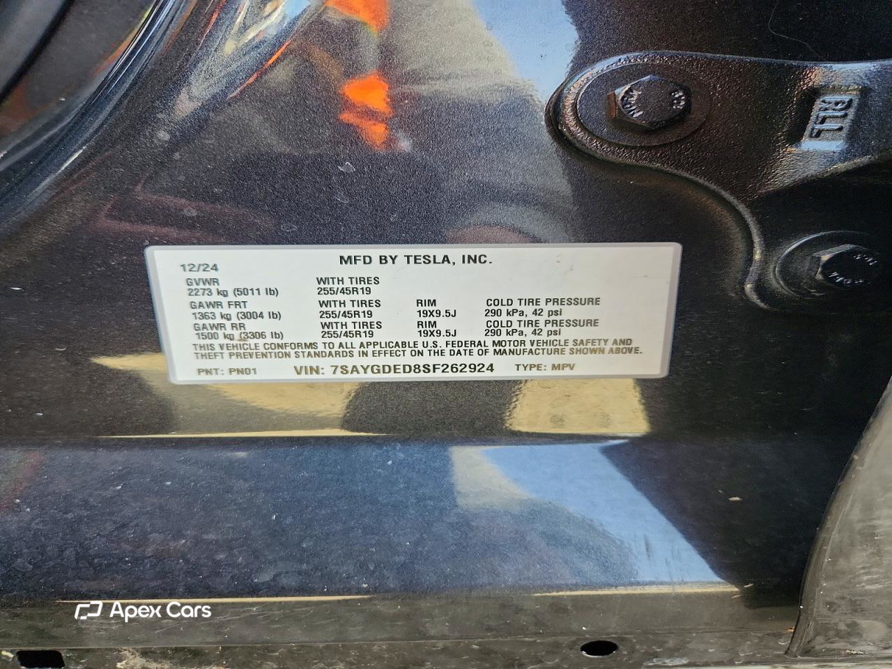Tesla Model Y 2025