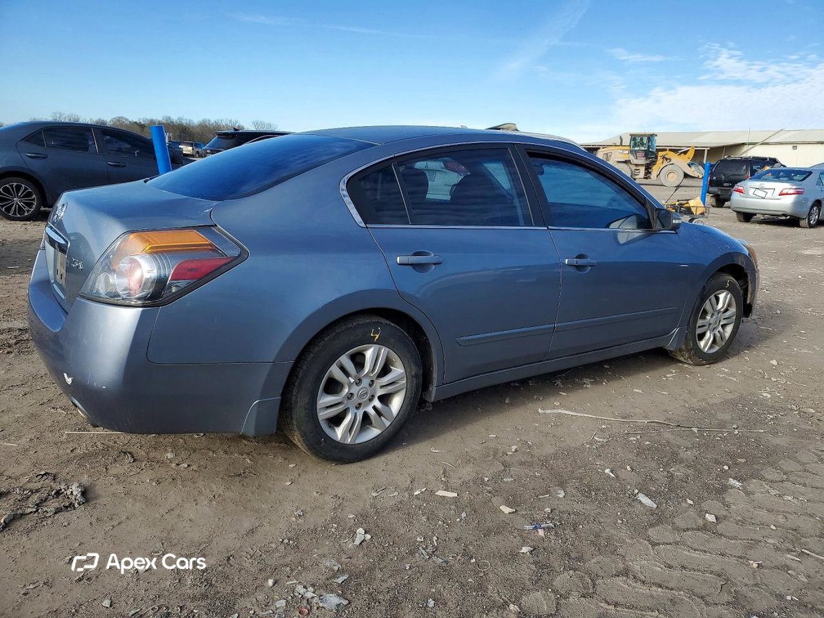 Nissan Altima 2011