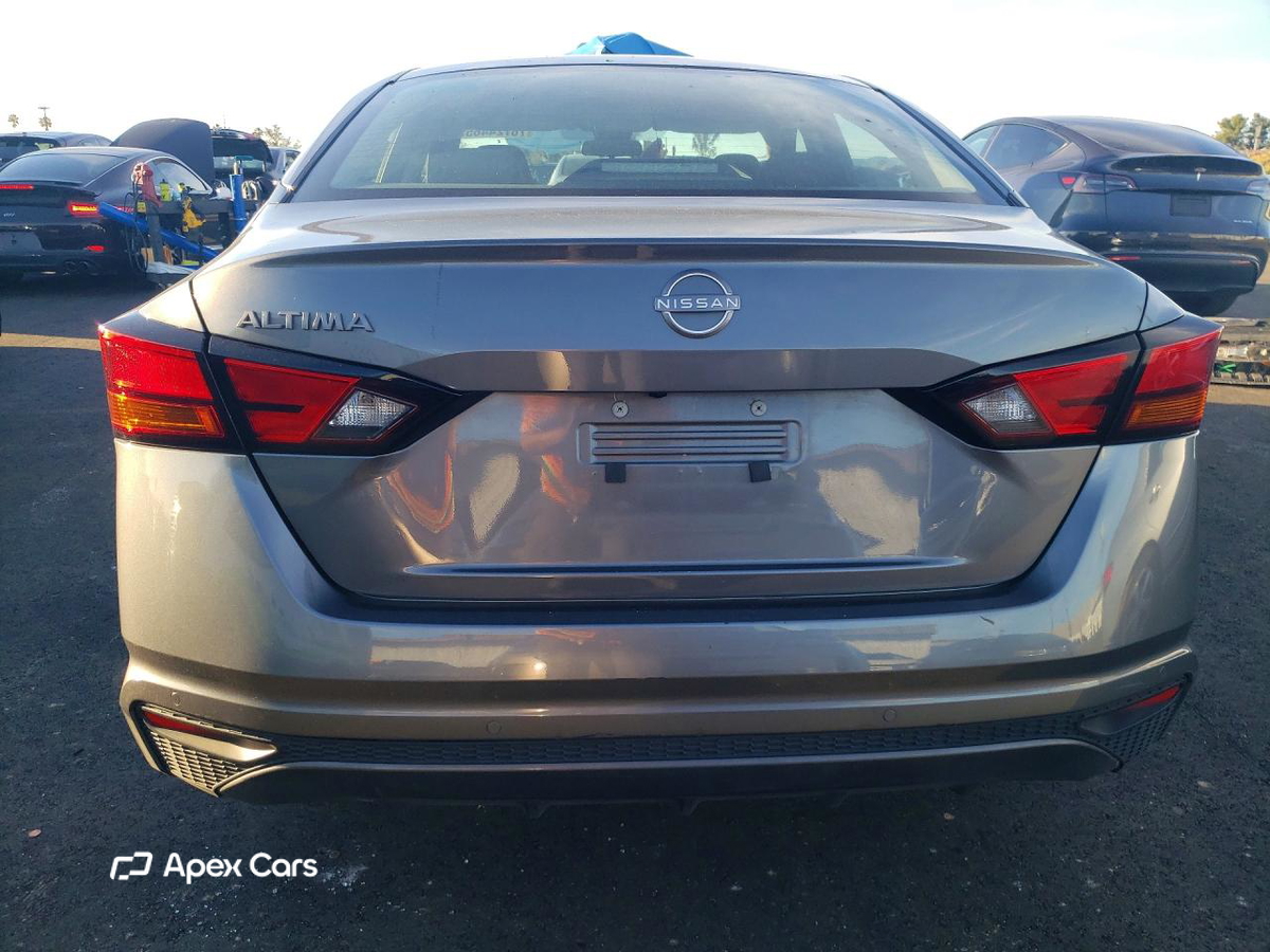 Altima 2024