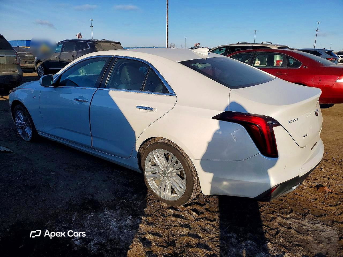 Cadillac CT4 2025
