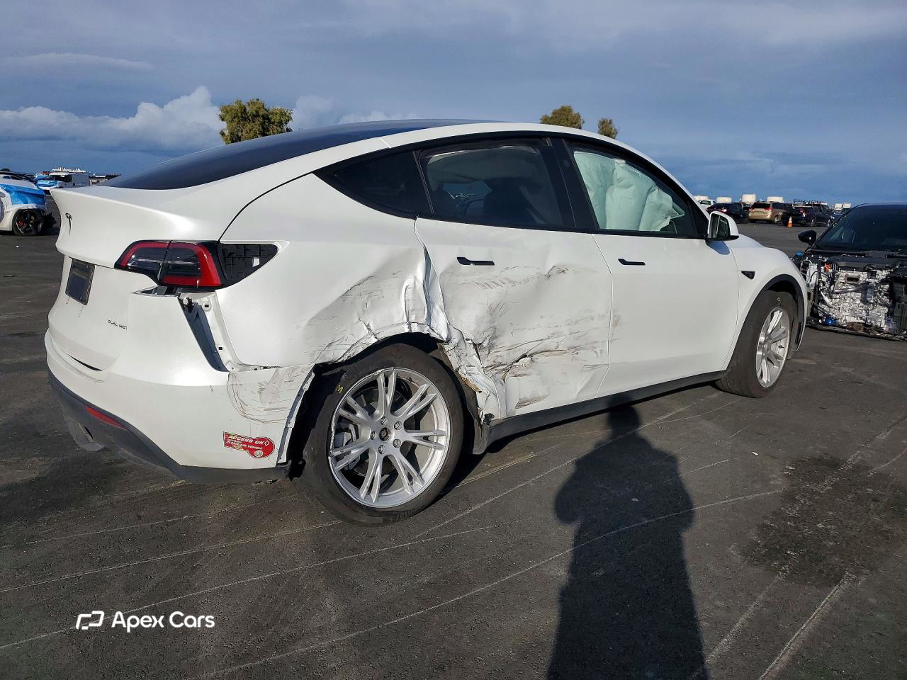 Tesla Model Y 2024