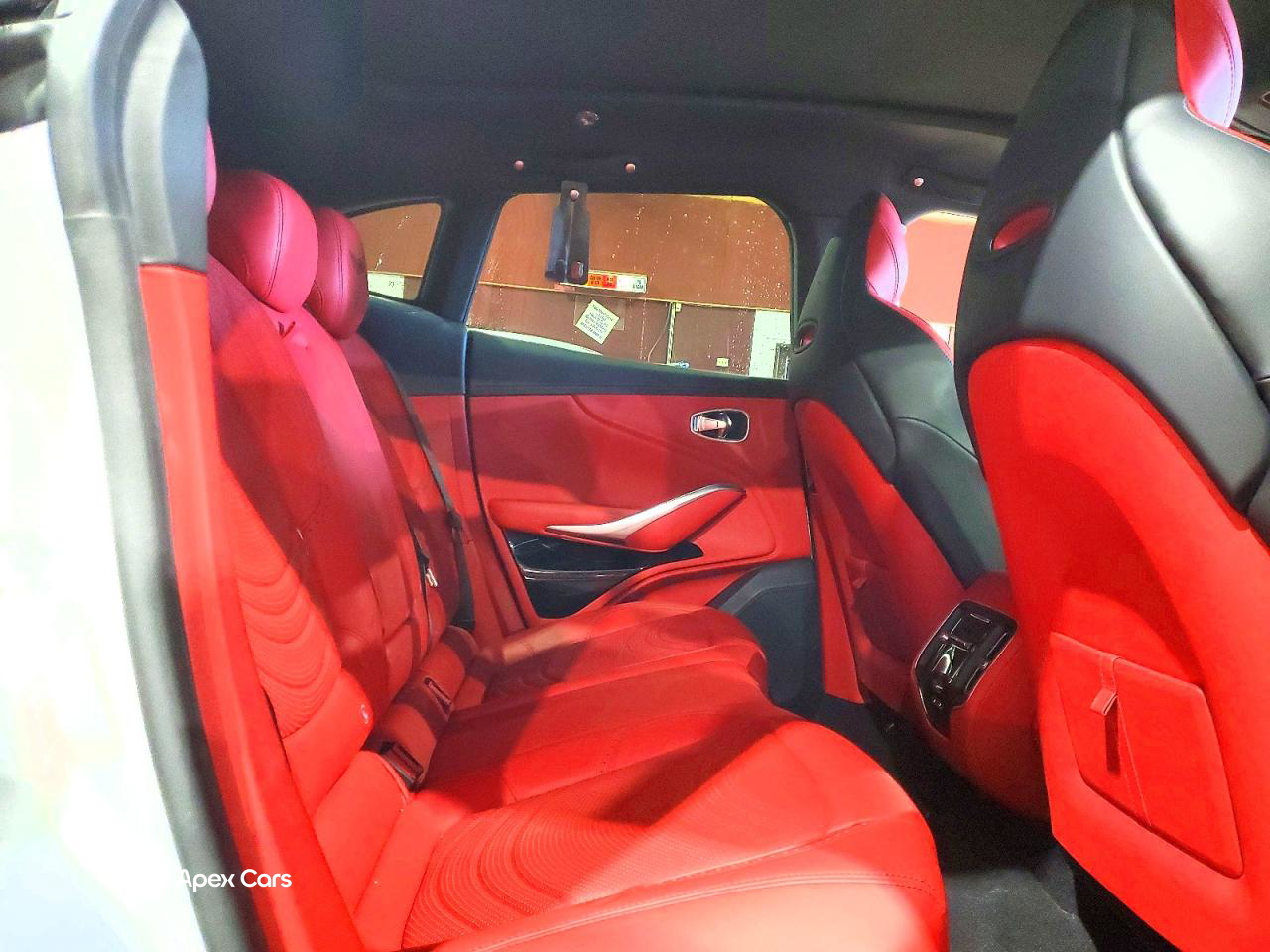 Aston Martin DBX 2023