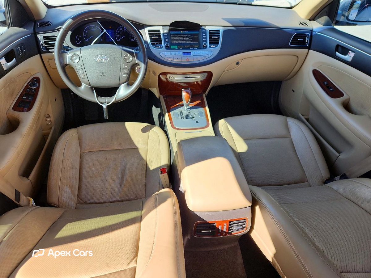 Hyundai Genesis 2013