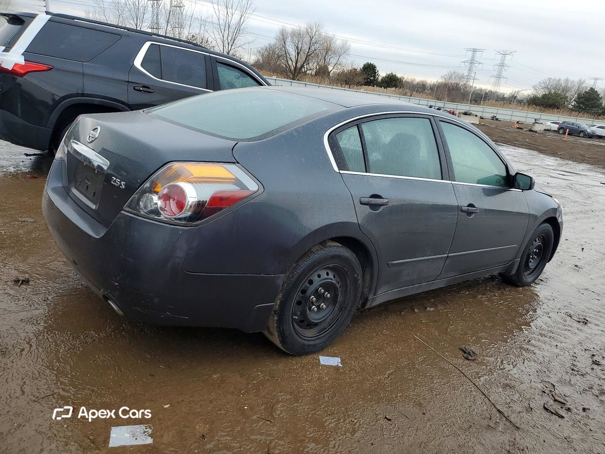 Nissan Altima 2011