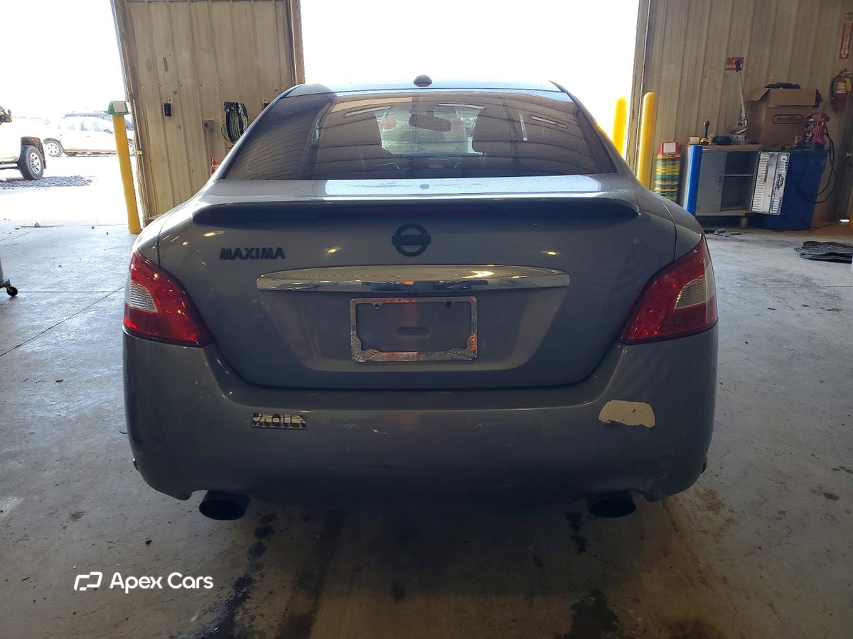 Nissan Maxima 2010