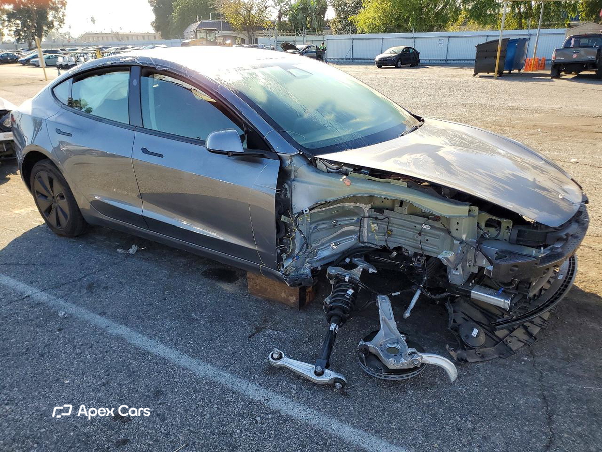 Tesla Model 3 2024