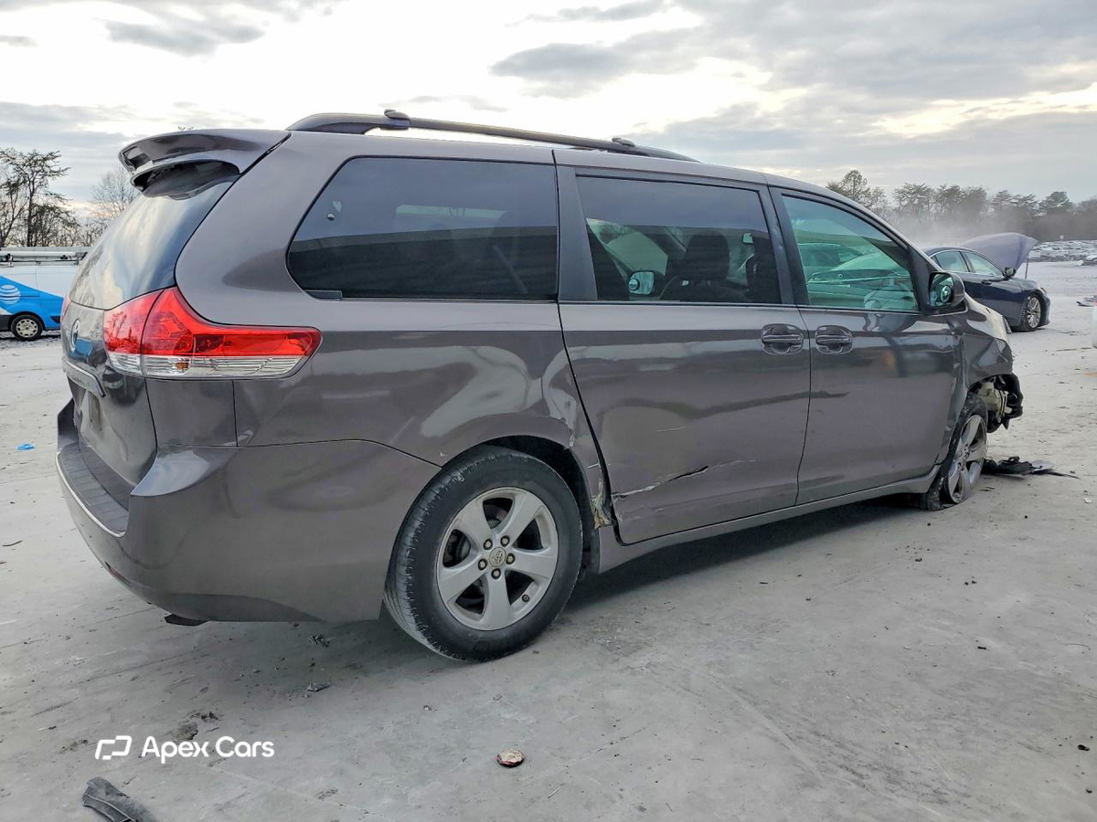 Toyota Sienna 2011
