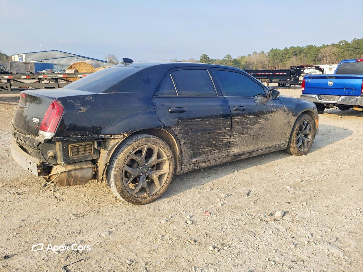 Chrysler 300 2021