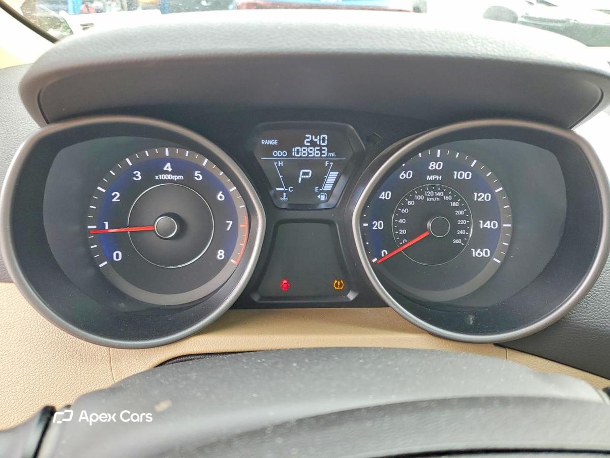 Hyundai Elantra 2013