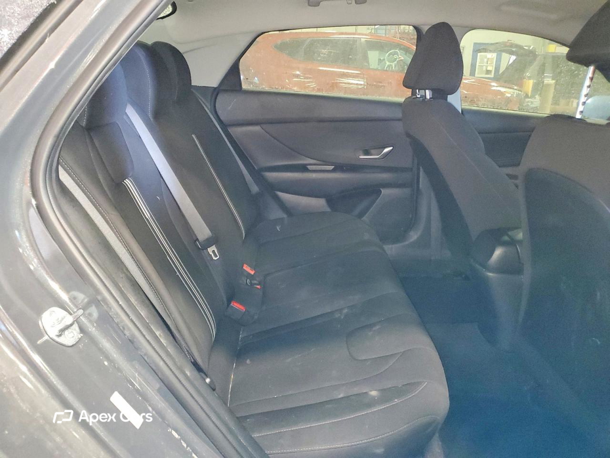 Hyundai Elantra 2023