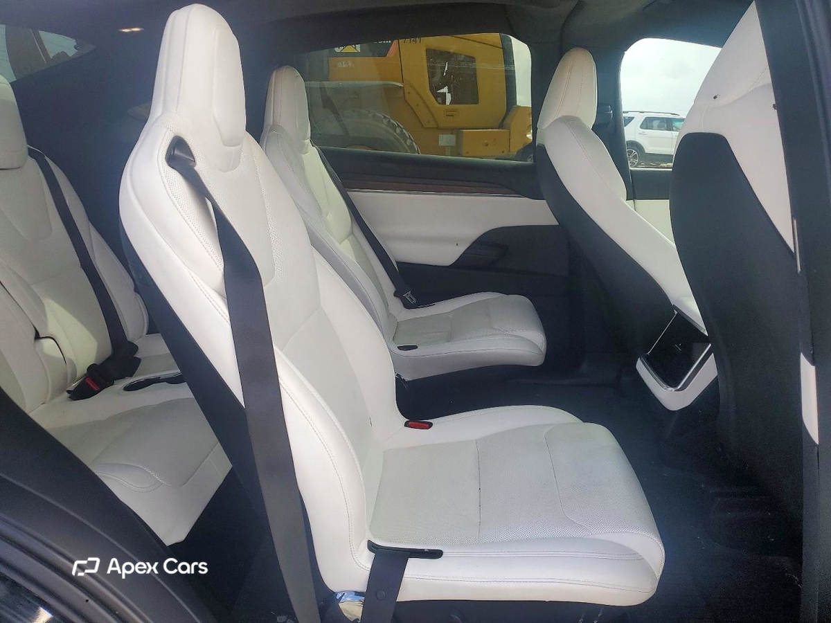 Tesla Model X 2022