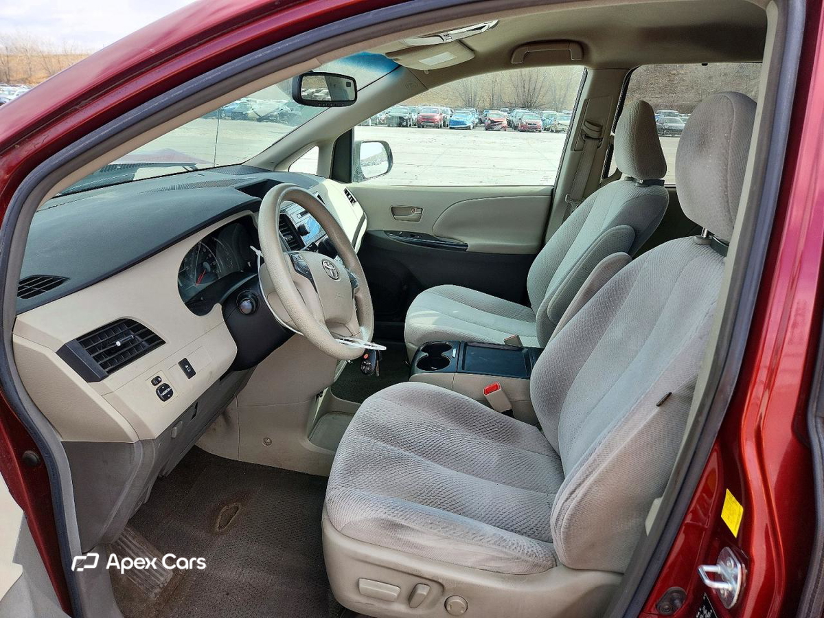Toyota Sienna 2011