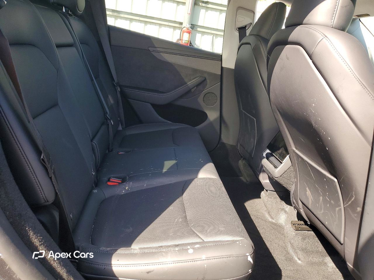 Tesla Model Y 2026