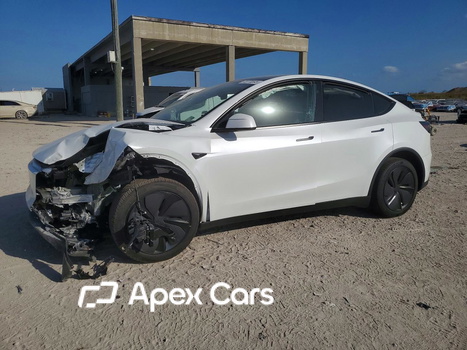 Tesla Model Y 2026 - Image 1 of 13