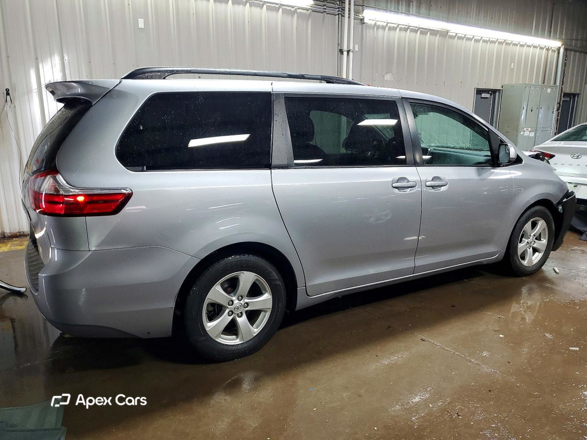Toyota Sienna 2016