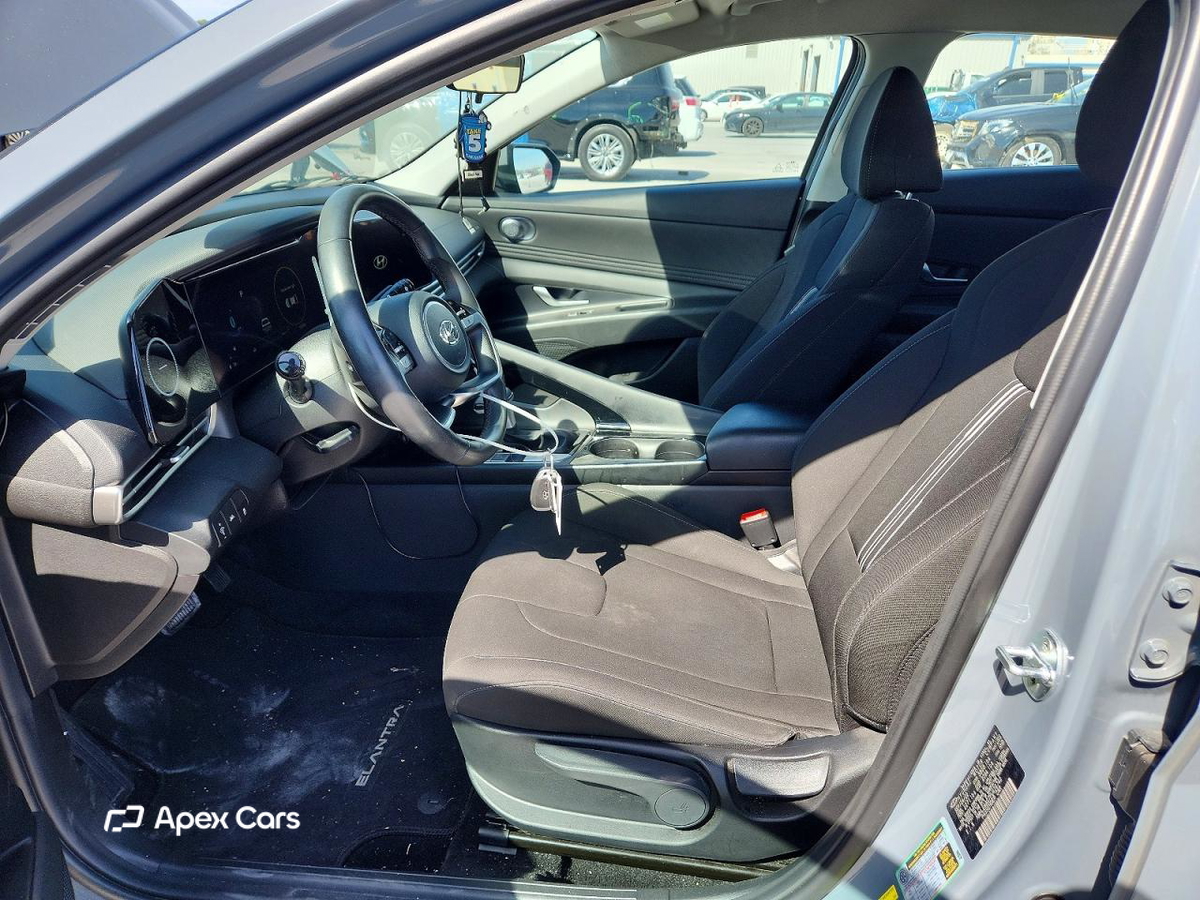 Hyundai Elantra 2023