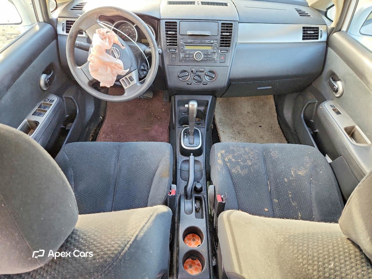 Nissan Versa 2011