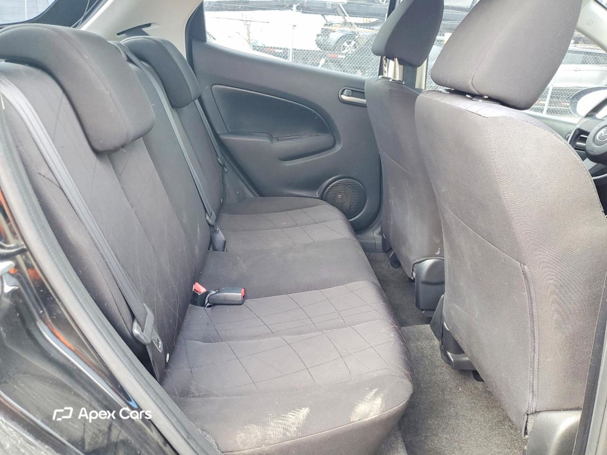 Mazda 2 2012
