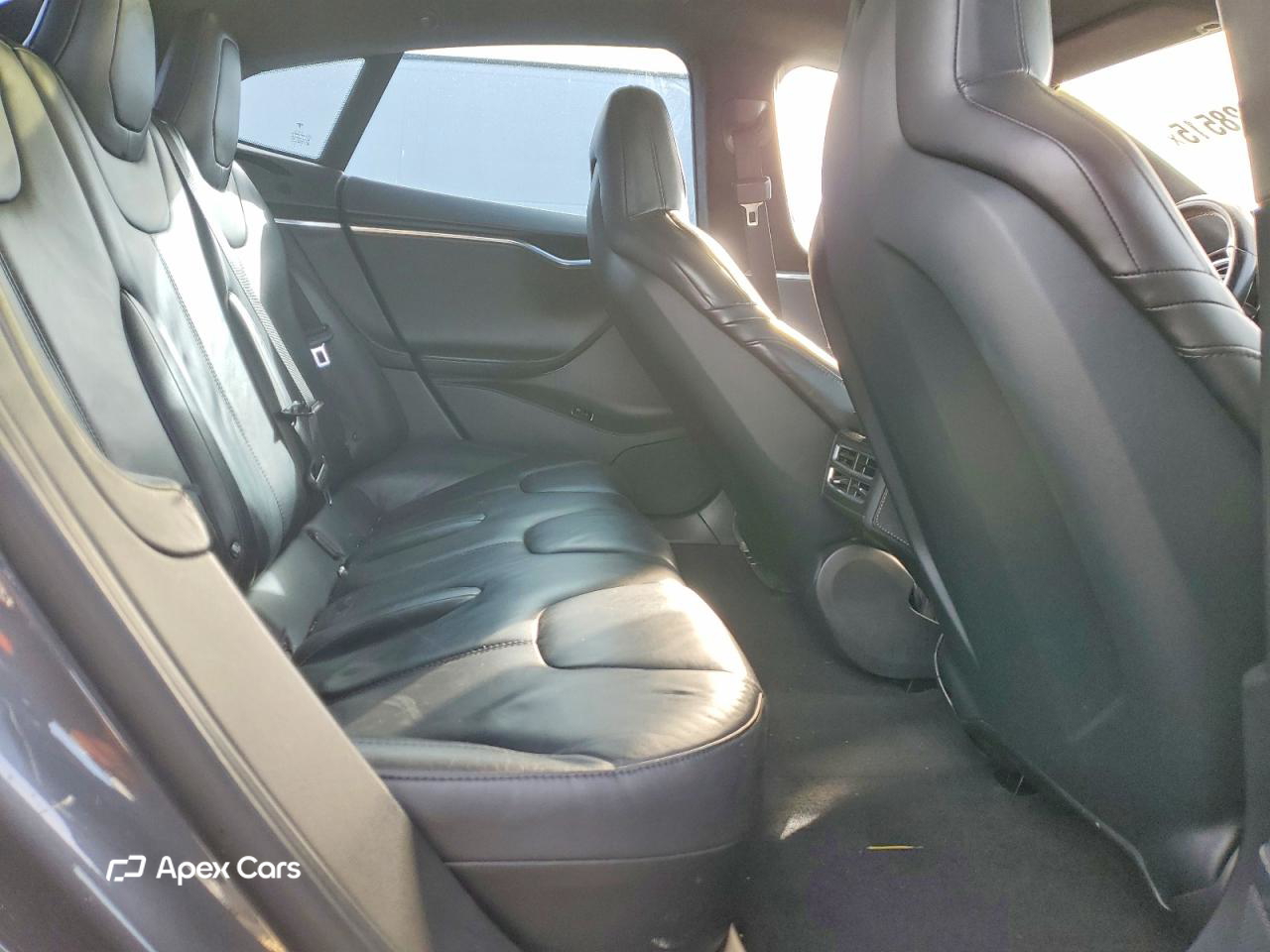 Tesla Model S 2015