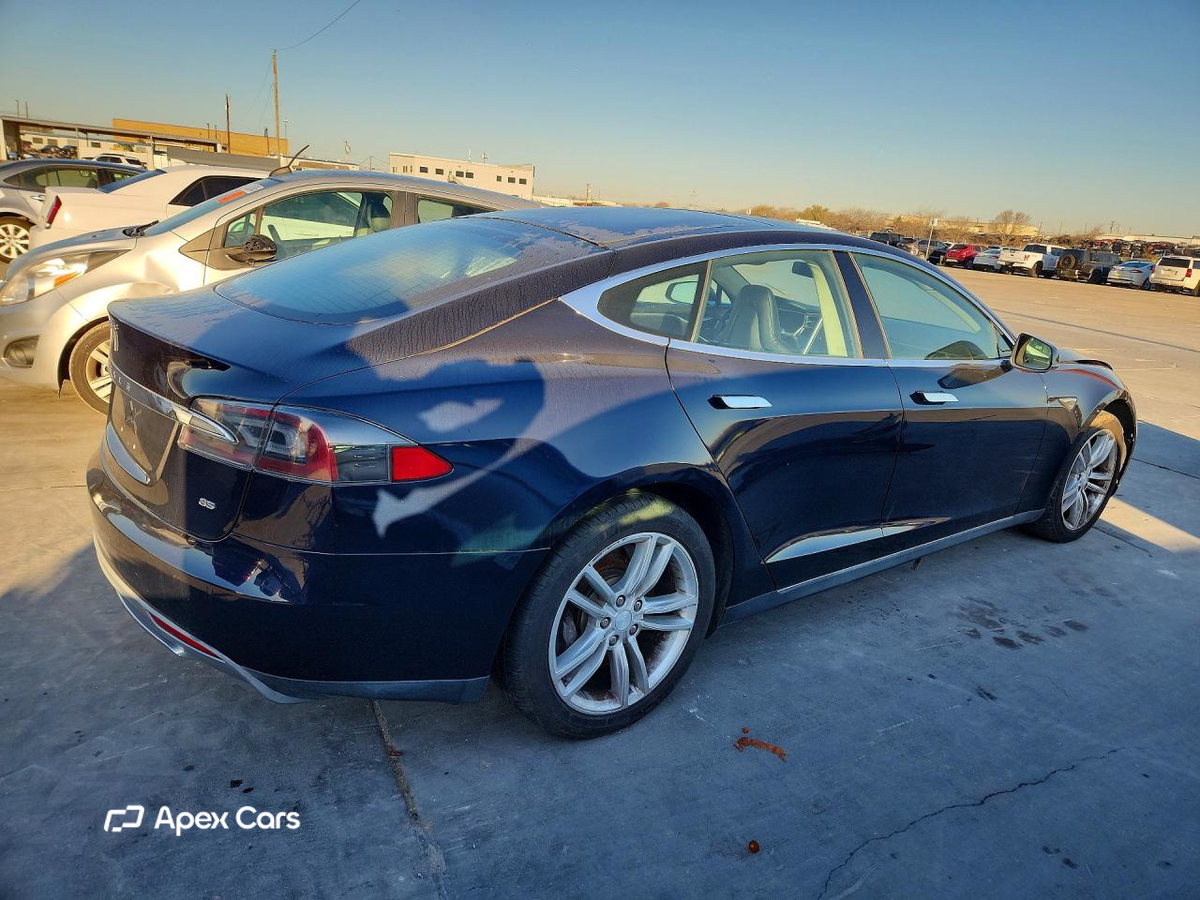 Tesla Model S 2013