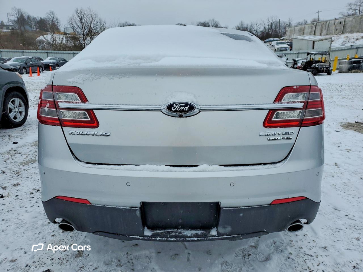 Ford Taurus 2015