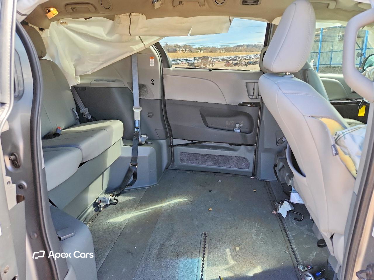 Toyota Sienna 2017