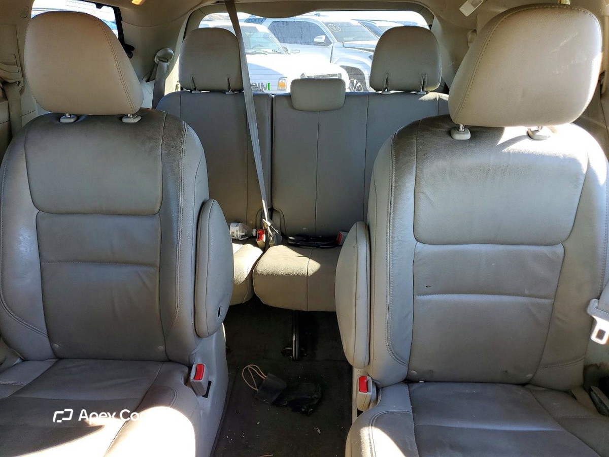 Toyota Sienna 2016