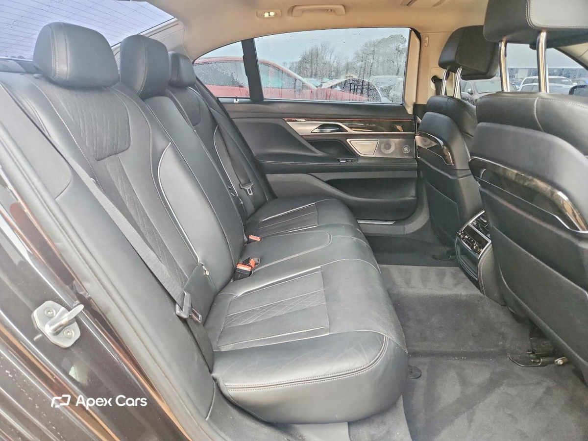 BMW Series 7 2016