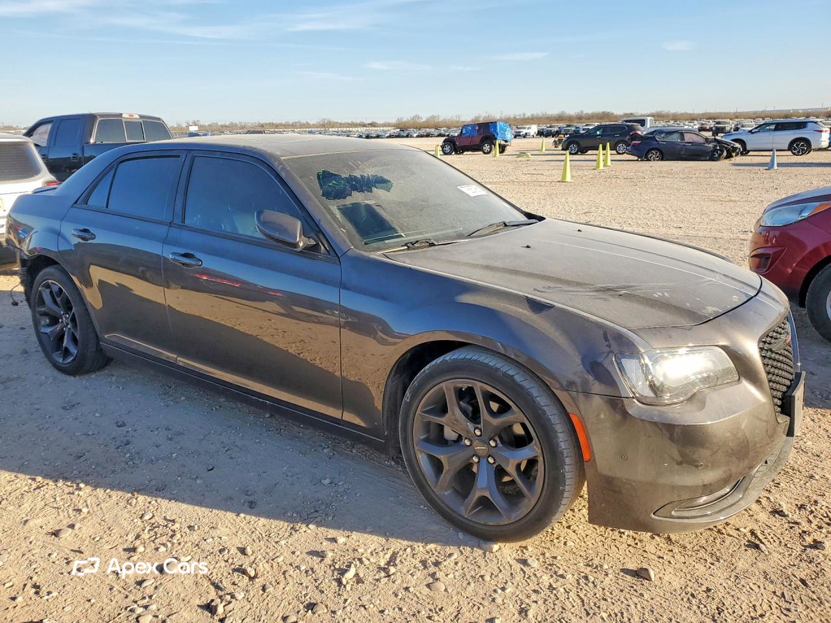 Chrysler 300 2023