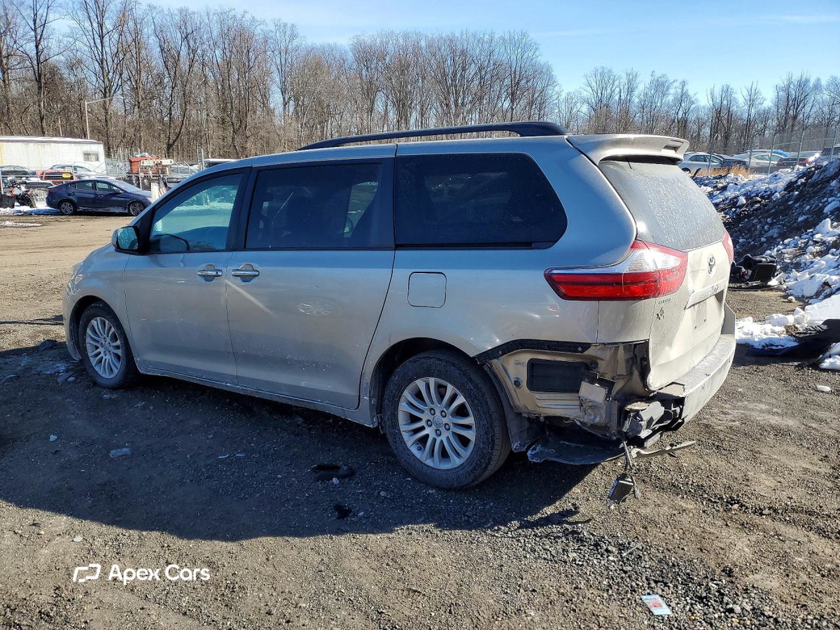 Toyota Sienna 2016