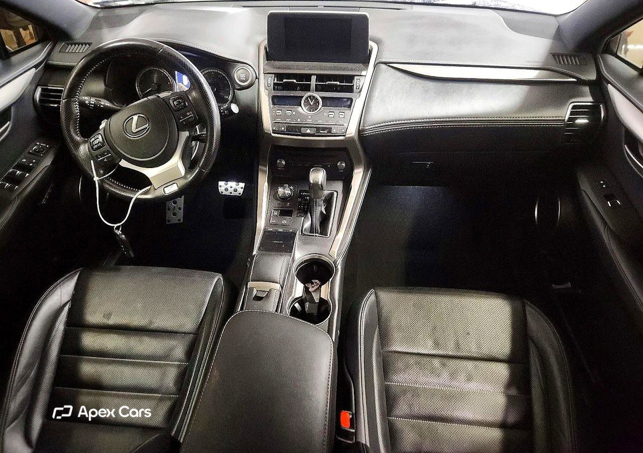 Lexus NX 2021