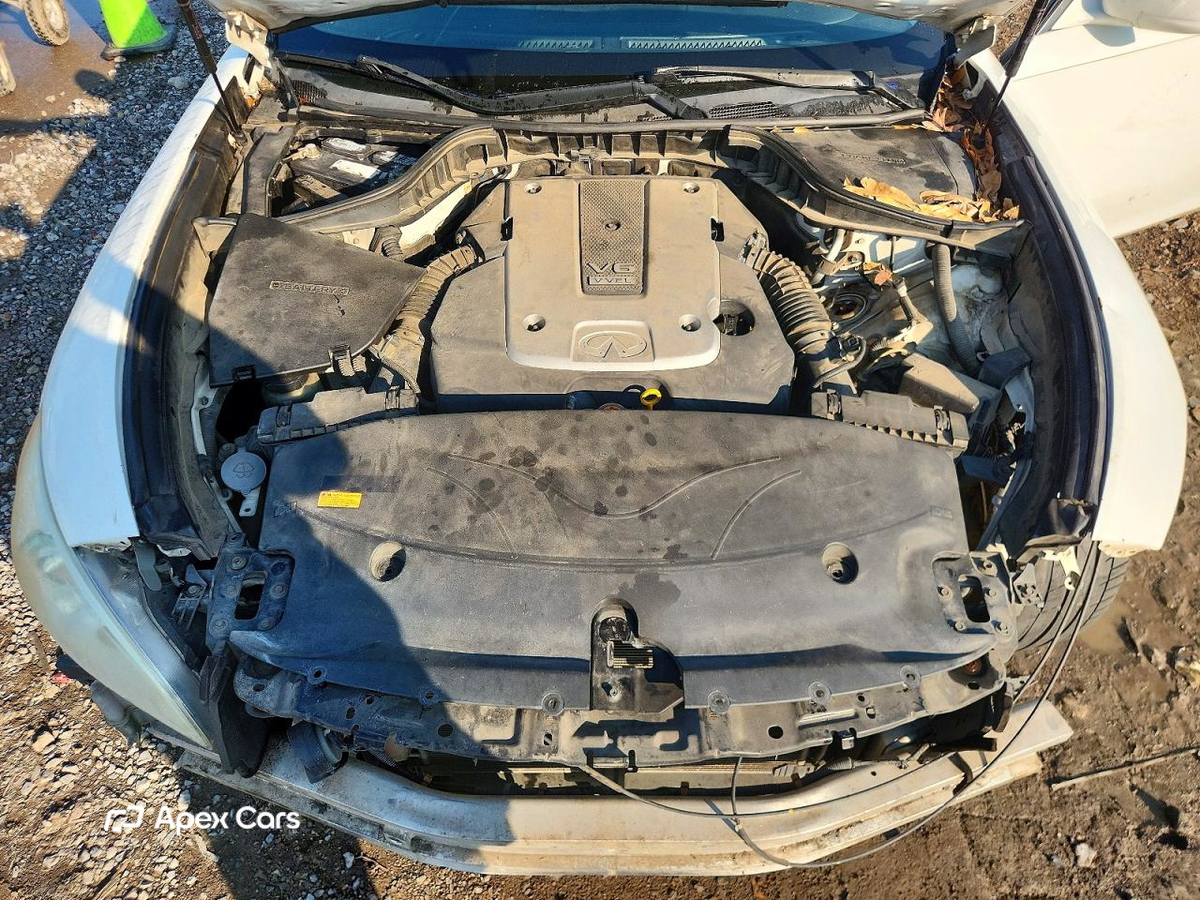 Infiniti M 2011