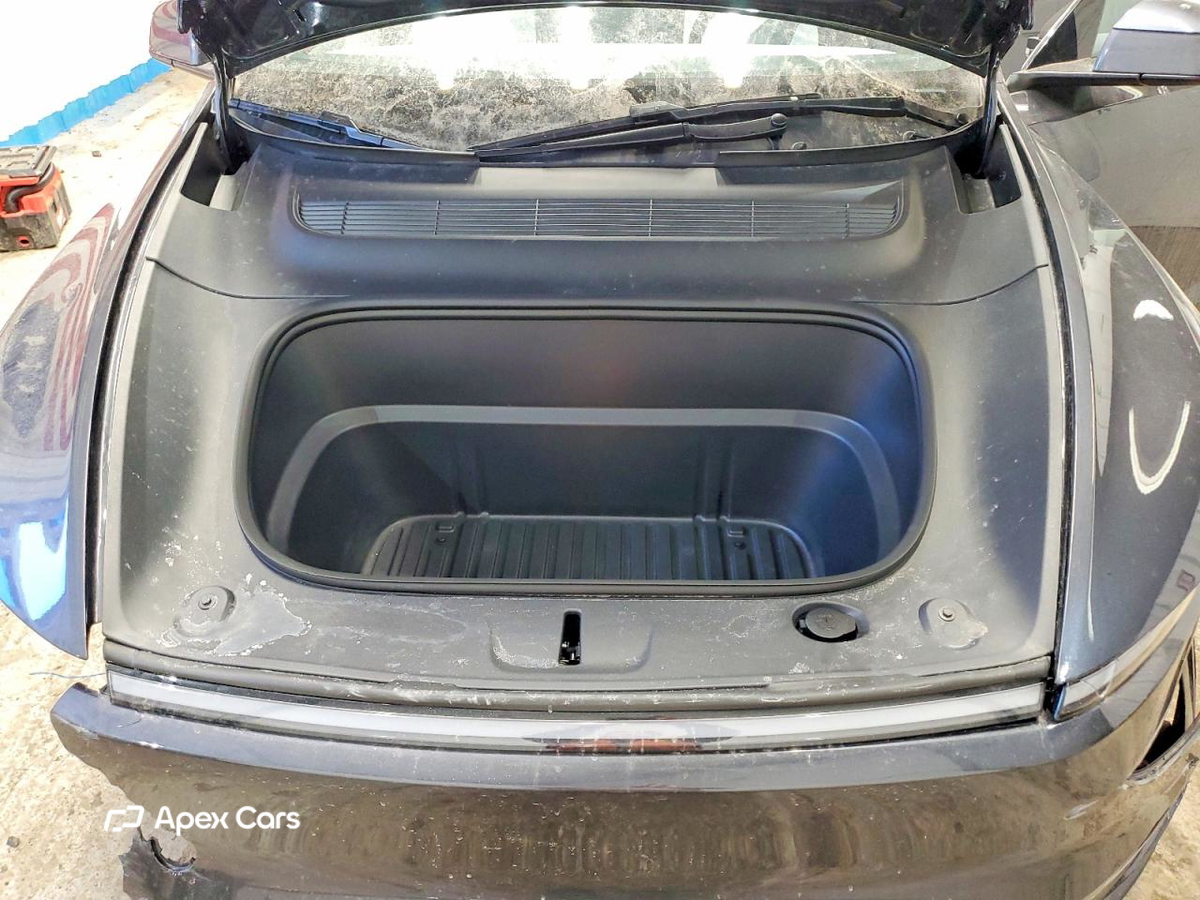 Tesla Model Y 2026