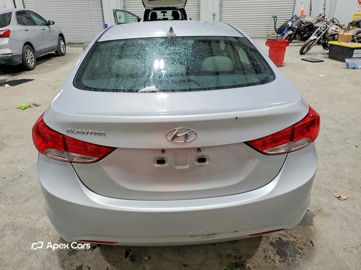 Hyundai Elantra 2013