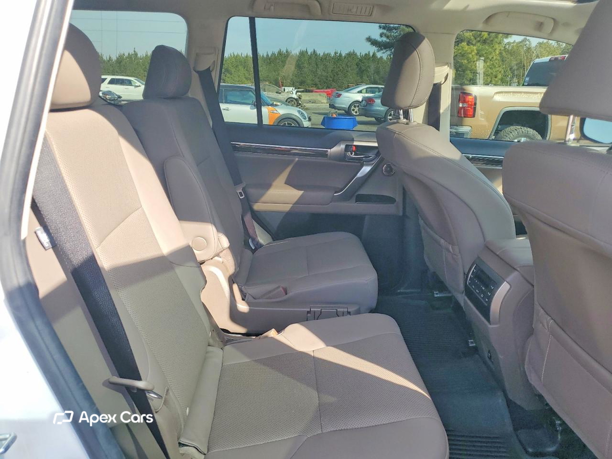 Lexus GX 2023