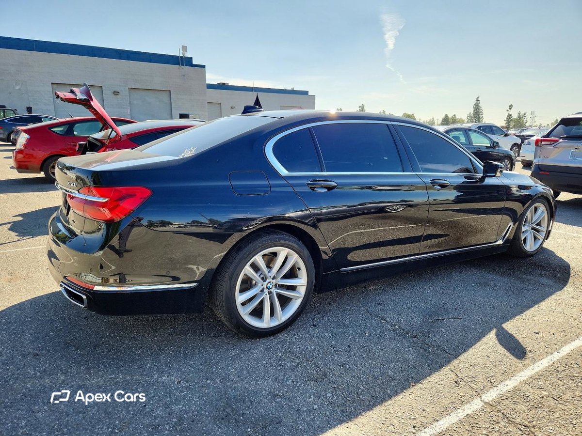 BMW Series 7 2016