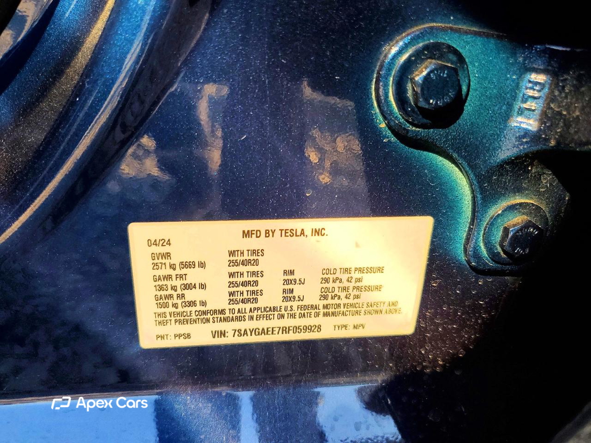 Tesla Model Y 2024
