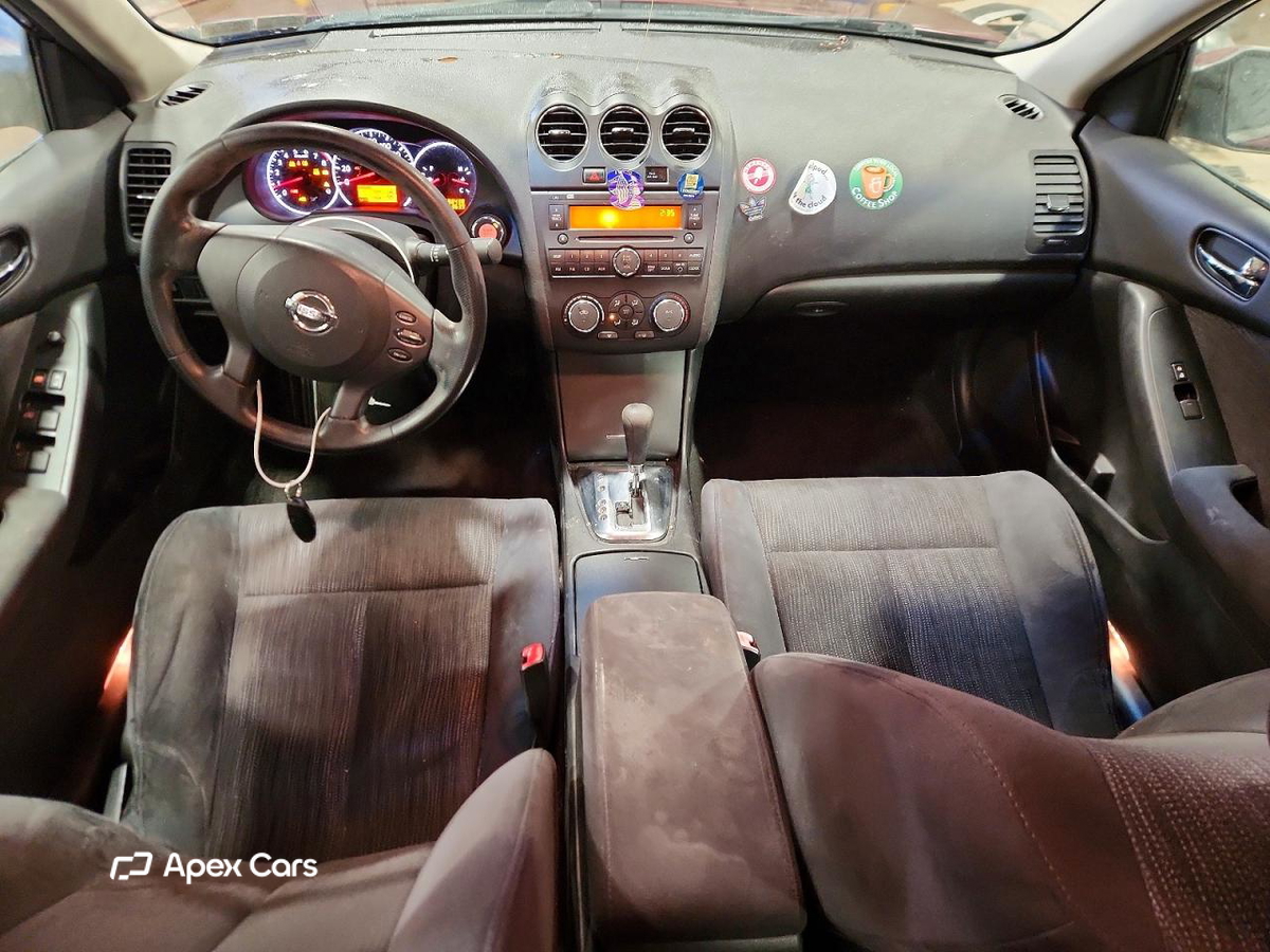Nissan Altima 2010
