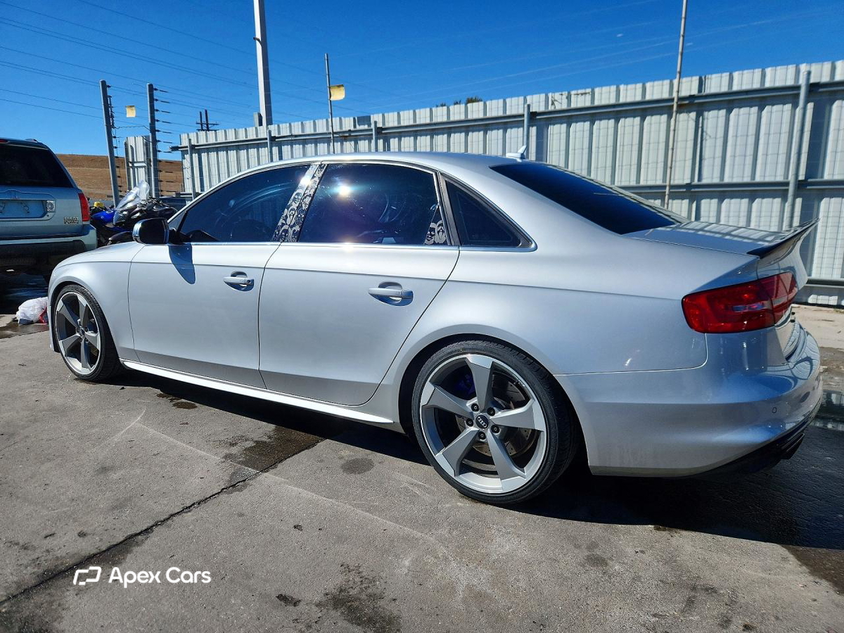 Audi RS4 2013