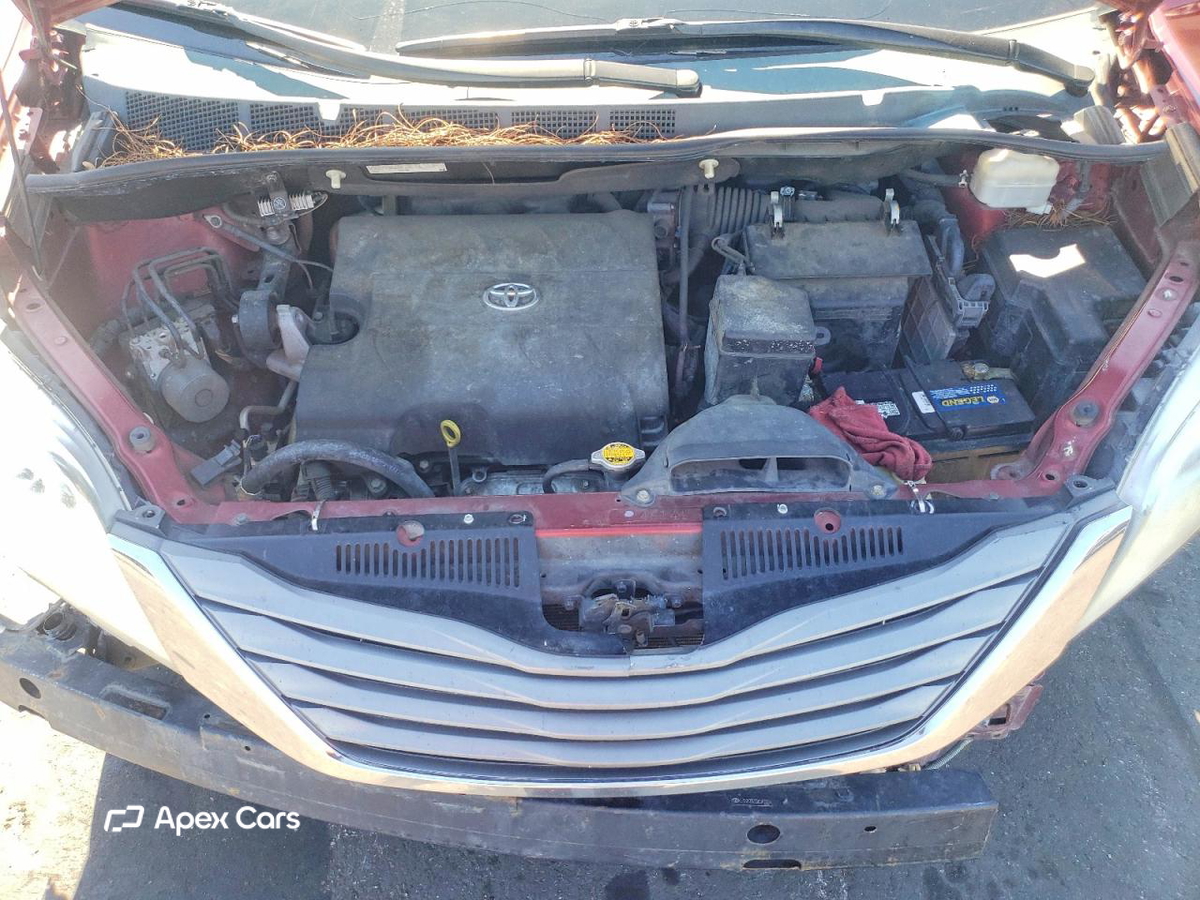 Toyota Sienna 2013