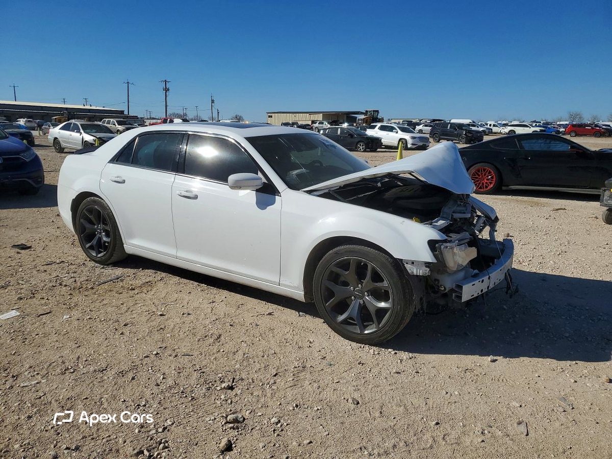 Chrysler 300 2022
