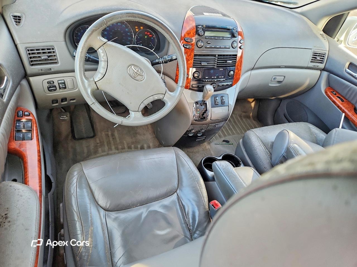 Toyota Sienna 2010