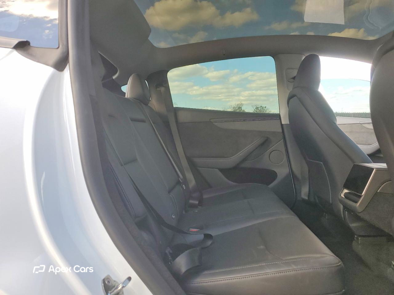 Tesla Model Y 2026