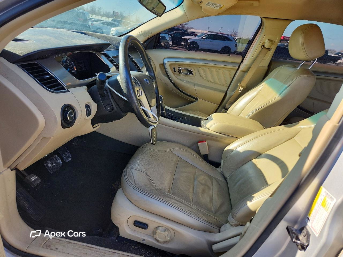 Ford Taurus 2015