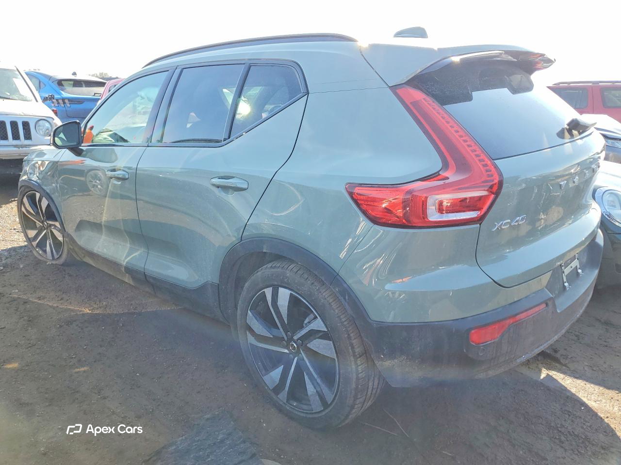 Volvo XC40 2025